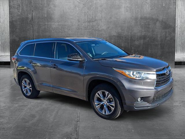 used 2015 Toyota Highlander car, priced at $19,144