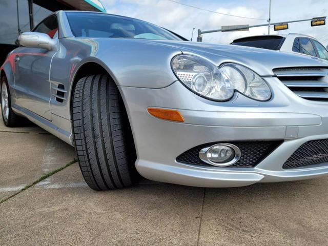 used 2007 Mercedes-Benz SL-Class car, priced at $14,999