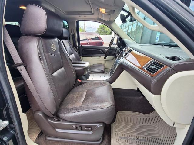 used 2011 Cadillac Escalade ESV car, priced at $11,499