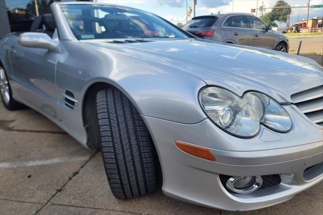 used 2007 Mercedes-Benz SL-Class car, priced at $10,499