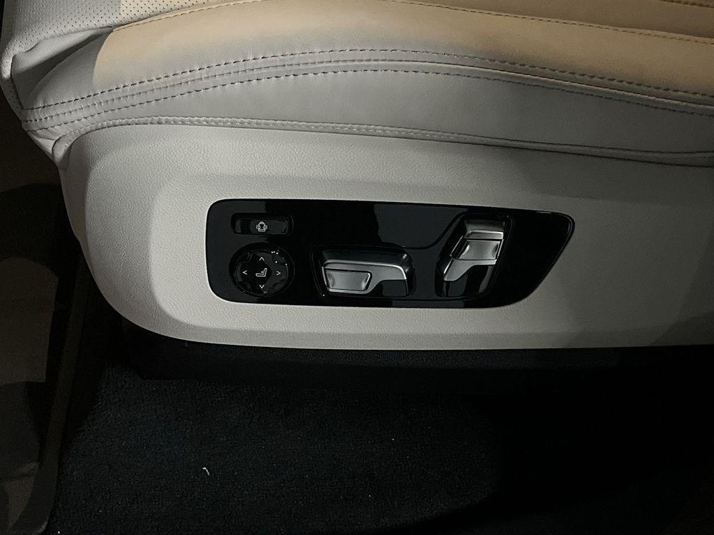 used 2026 BMW X7 car, priced at $98,315