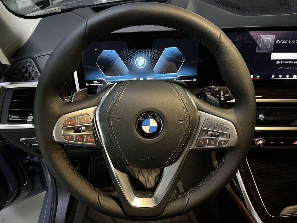 new 2026 BMW X7 car, priced at $93,625