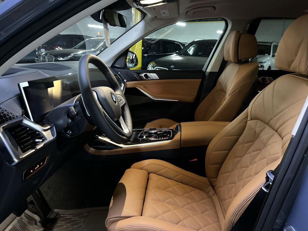 new 2026 BMW X7 car, priced at $93,625