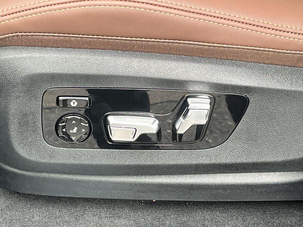 new 2026 BMW X7 car, priced at $96,930