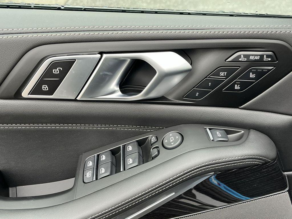 new 2026 BMW X7 car, priced at $124,230