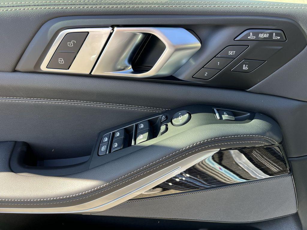 new 2026 BMW X7 car, priced at $98,580