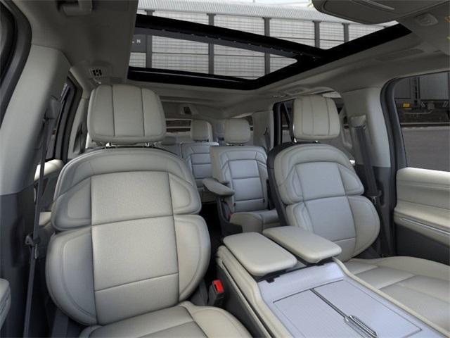 new 2025 Lincoln Navigator car, priced at $99,464