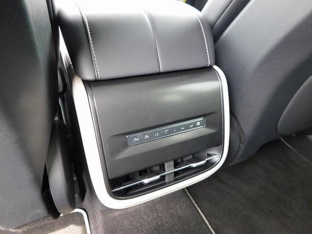 new 2025 Lincoln Nautilus car, priced at $51,698