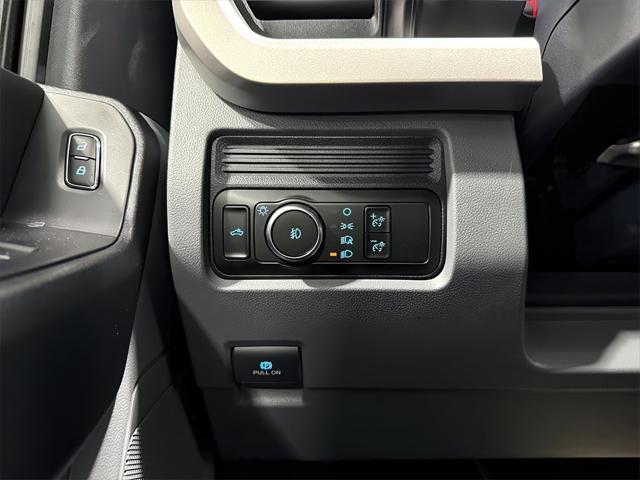 new 2025 Ford F-250 car, priced at $55,200