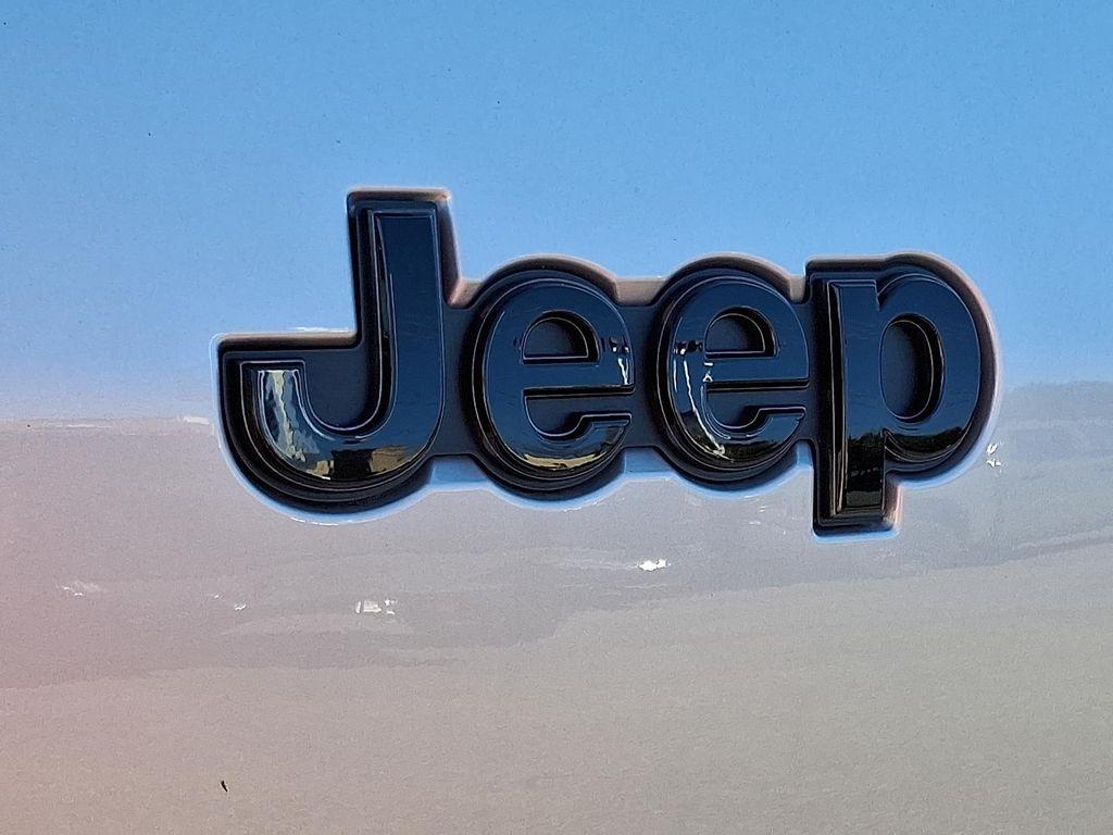 new 2025 Jeep Grand Cherokee L car, priced at $50,800