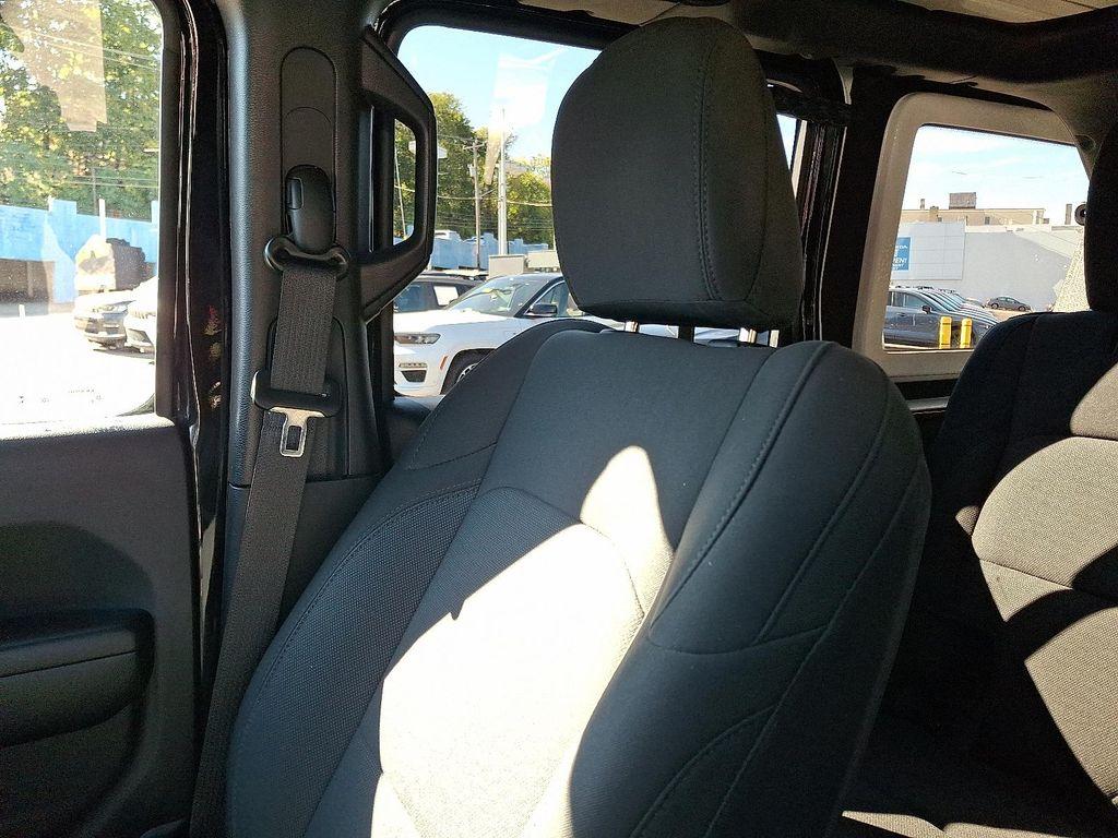 used 2021 Jeep Wrangler Unlimited car, priced at $31,994