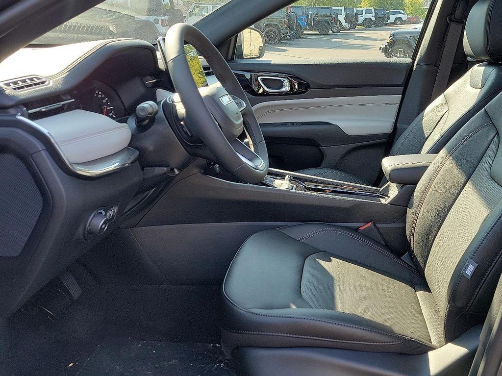 new 2025 Jeep Compass car, priced at $37,710