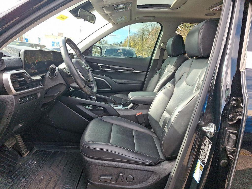 used 2024 Kia Telluride car, priced at $37,896
