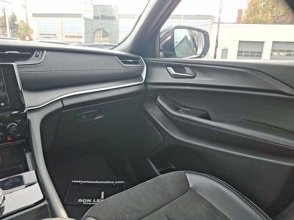 used 2023 Jeep Grand Cherokee car, priced at $35,463