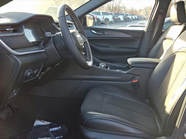 new 2025 Jeep Grand Cherokee car, priced at $46,135