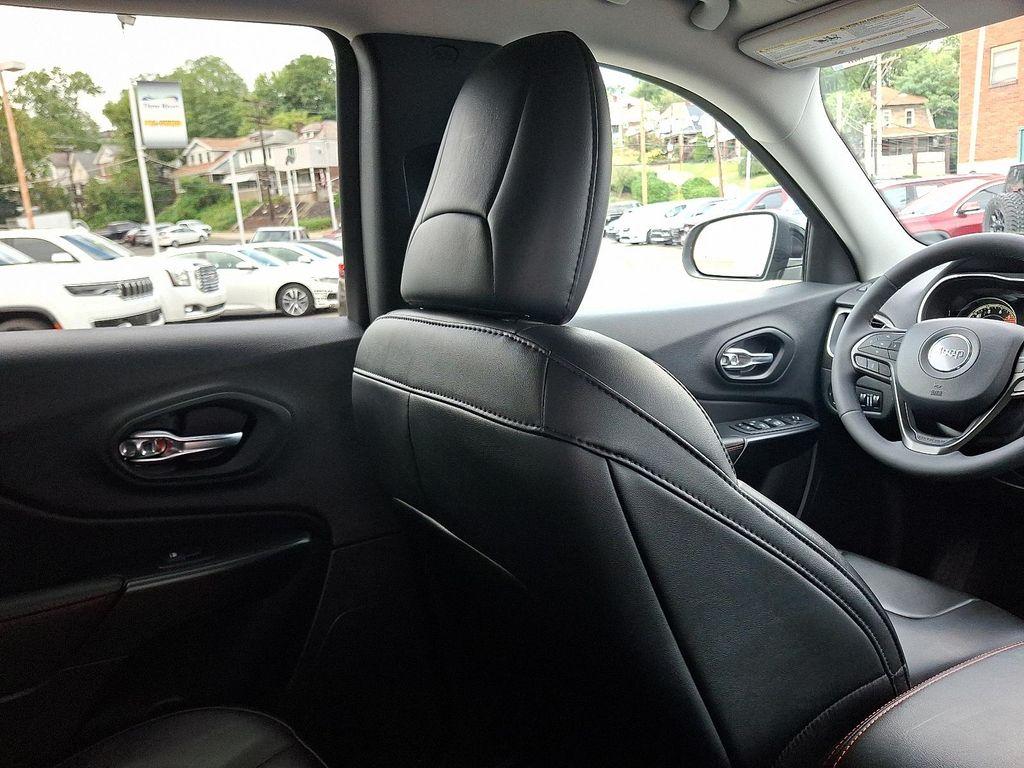 used 2022 Jeep Cherokee car, priced at $30,167