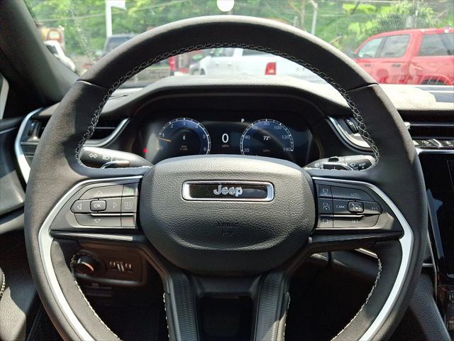 new 2025 Jeep Grand Cherokee car, priced at $47,580