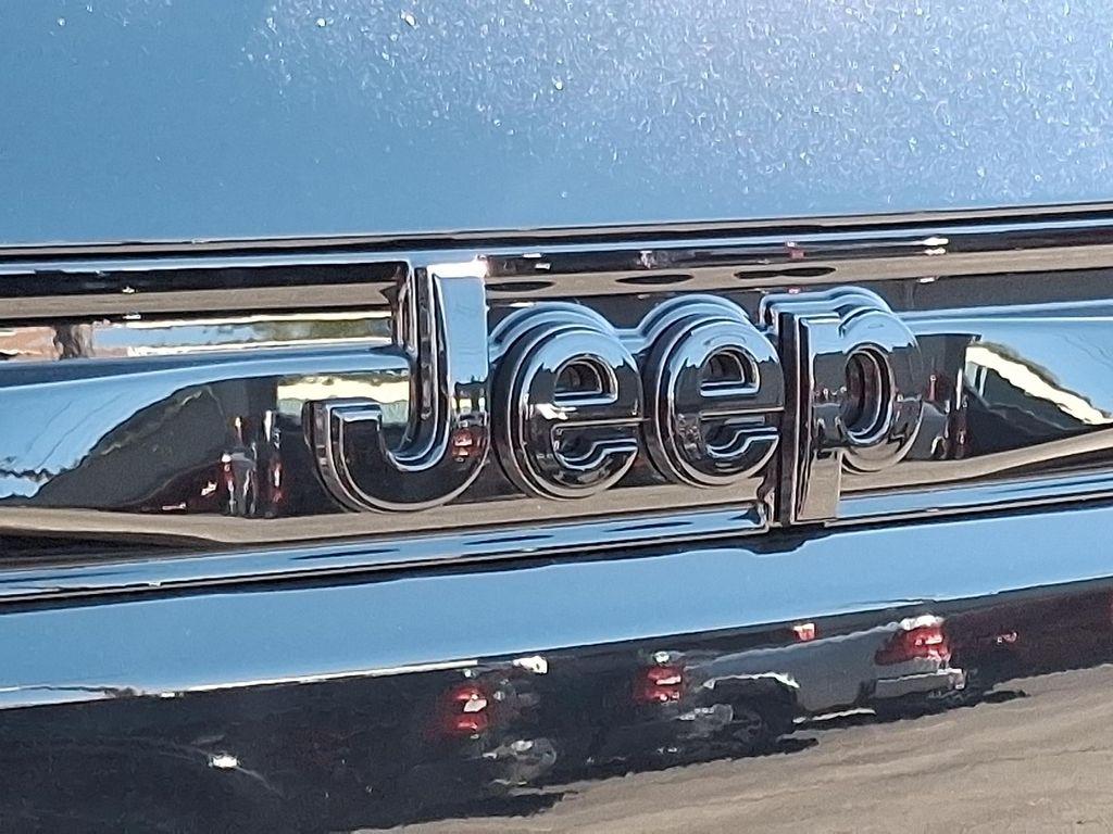 new 2025 Jeep Grand Cherokee car, priced at $48,375