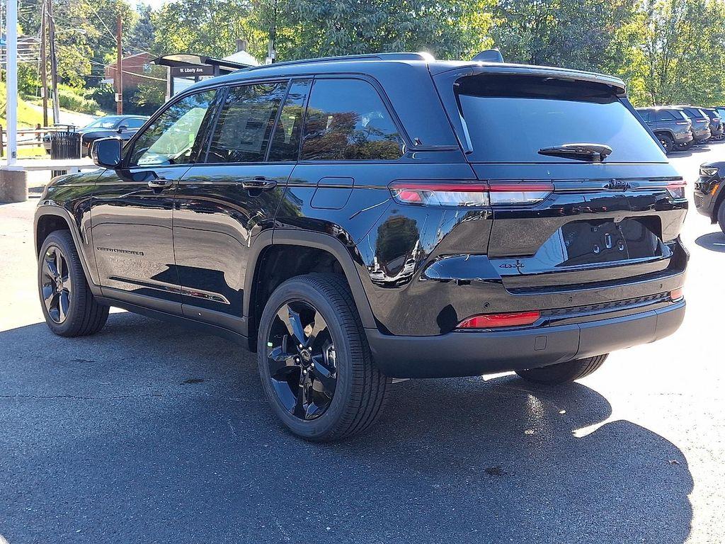 new 2025 Jeep Grand Cherokee car, priced at $48,375