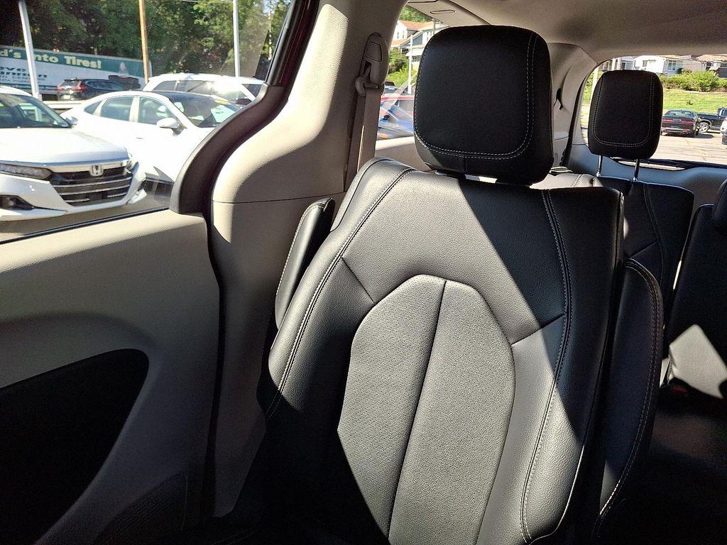 used 2022 Chrysler Pacifica Hybrid car, priced at $31,113