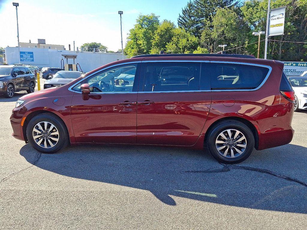 used 2022 Chrysler Pacifica Hybrid car, priced at $31,113