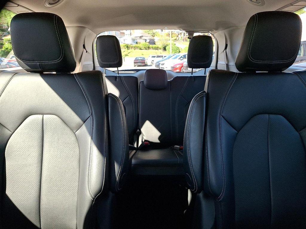 used 2022 Chrysler Pacifica Hybrid car, priced at $31,113