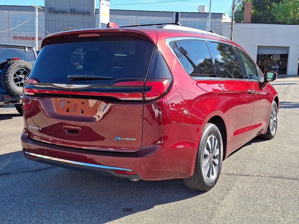 used 2022 Chrysler Pacifica Hybrid car, priced at $31,113