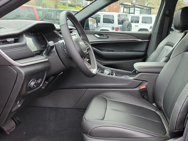 new 2025 Jeep Grand Cherokee car, priced at $47,295