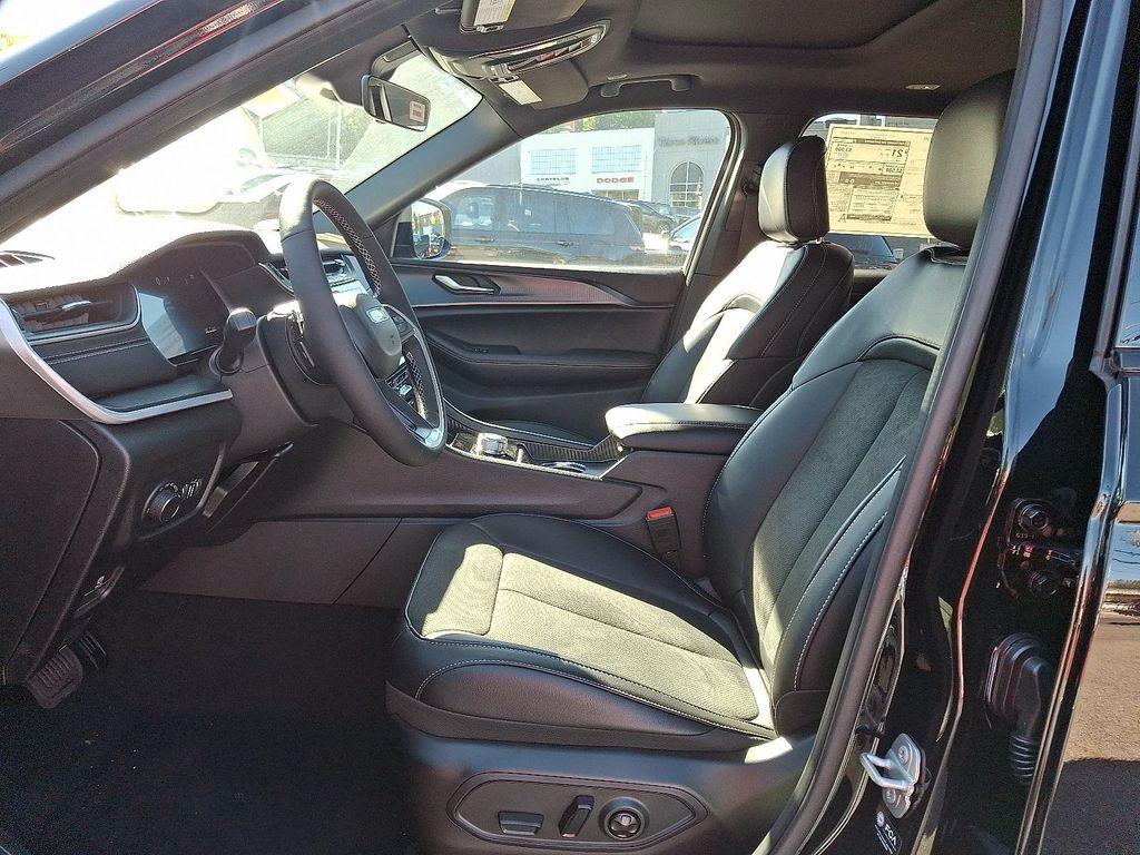 new 2025 Jeep Grand Cherokee L car, priced at $50,800