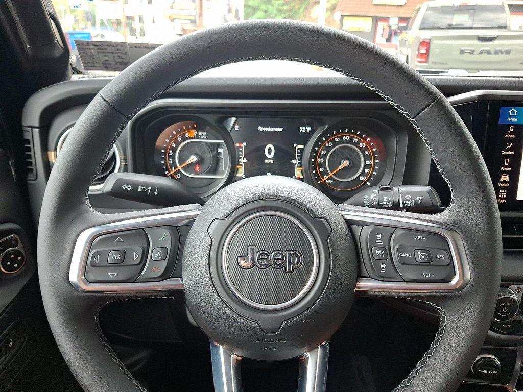 new 2025 Jeep Wrangler car, priced at $61,100