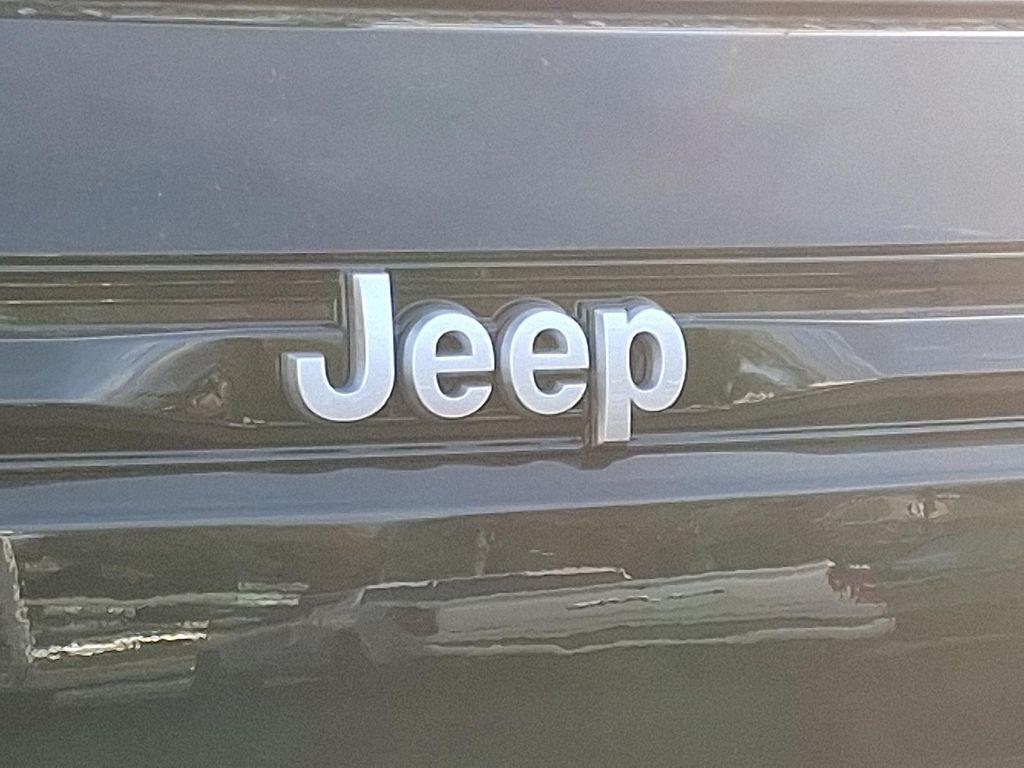 new 2025 Jeep Grand Cherokee car, priced at $44,170