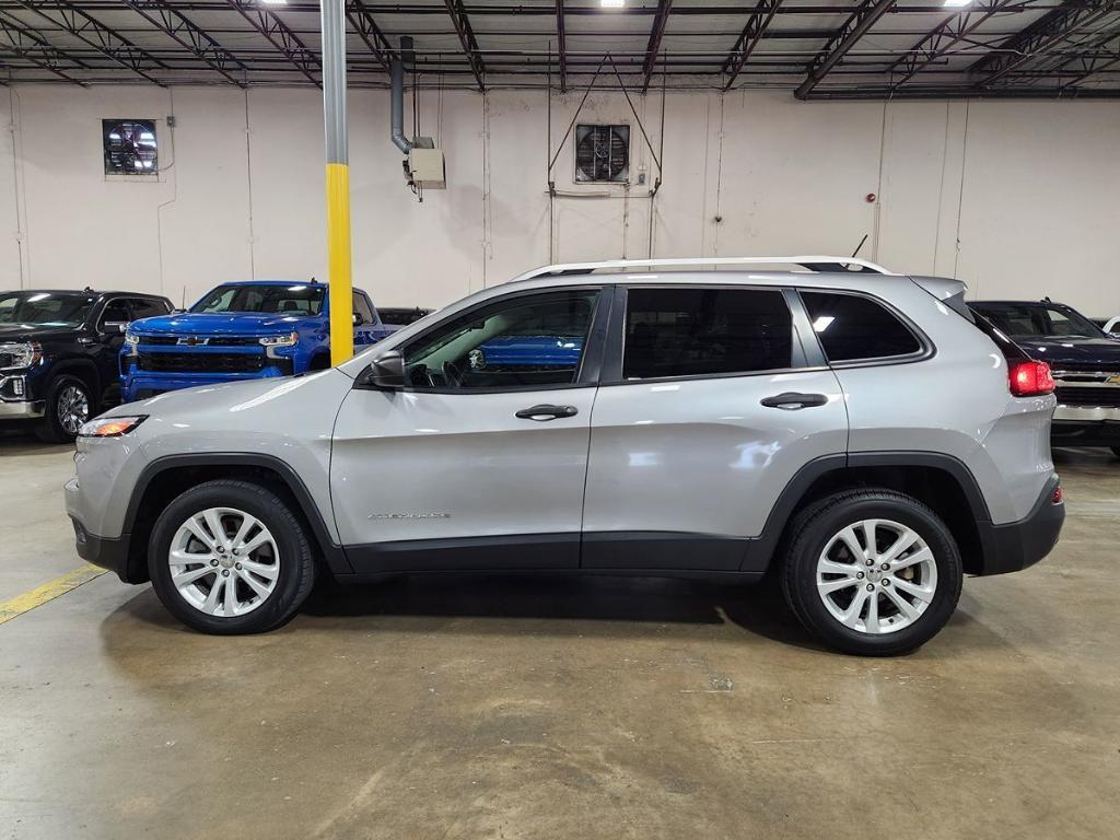 used 2015 Jeep Cherokee car, priced at $11,912