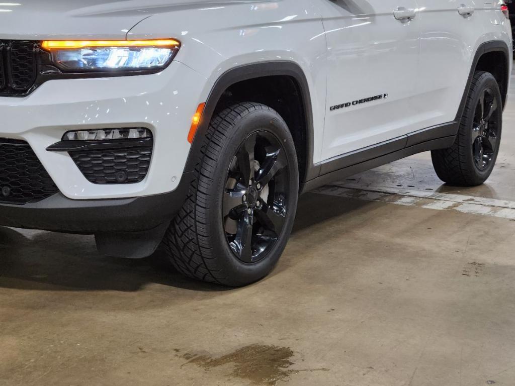 used 2023 Jeep Grand Cherokee car, priced at $37,878