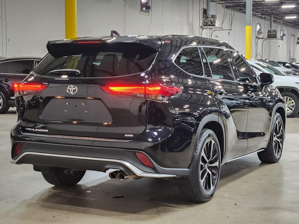 used 2022 Toyota Highlander car, priced at $36,052