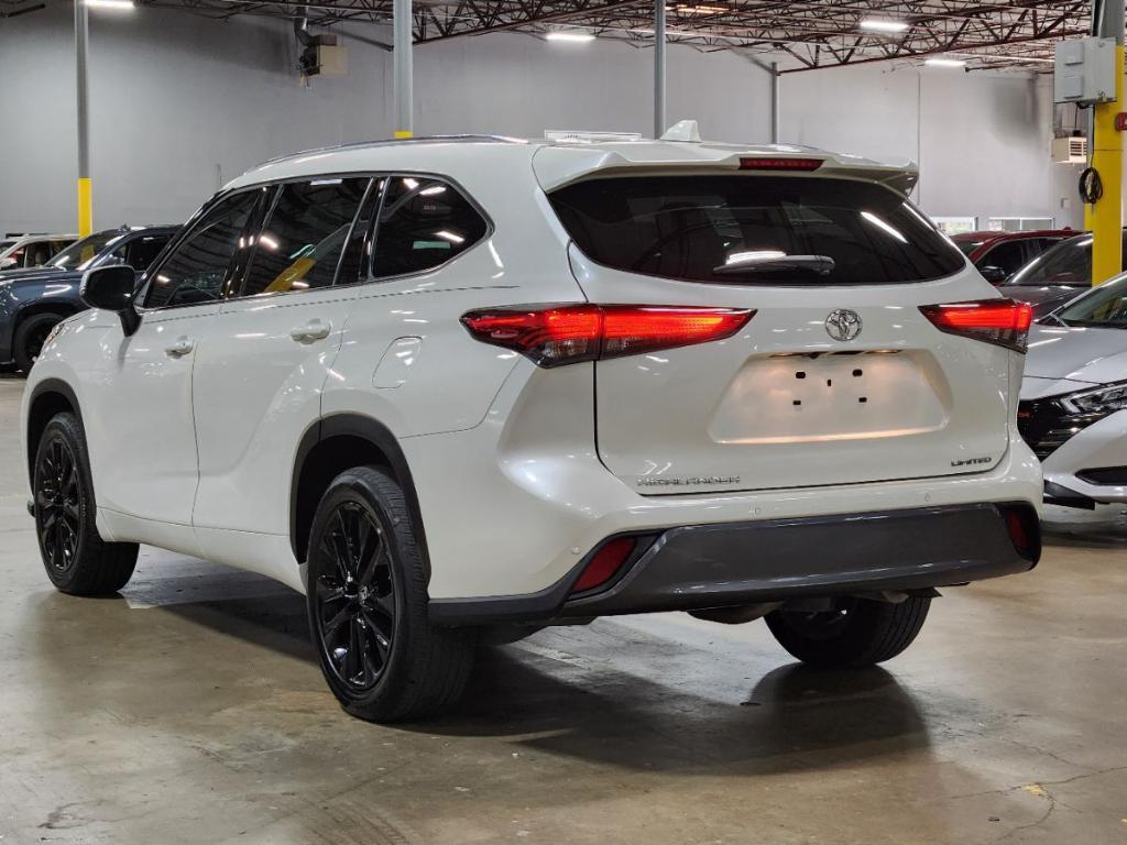 used 2021 Toyota Highlander car, priced at $39,208