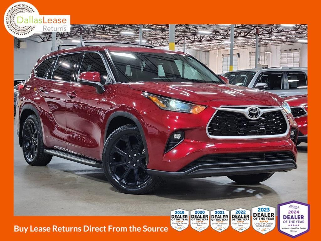 used 2022 Toyota Highlander car, priced at $33,052