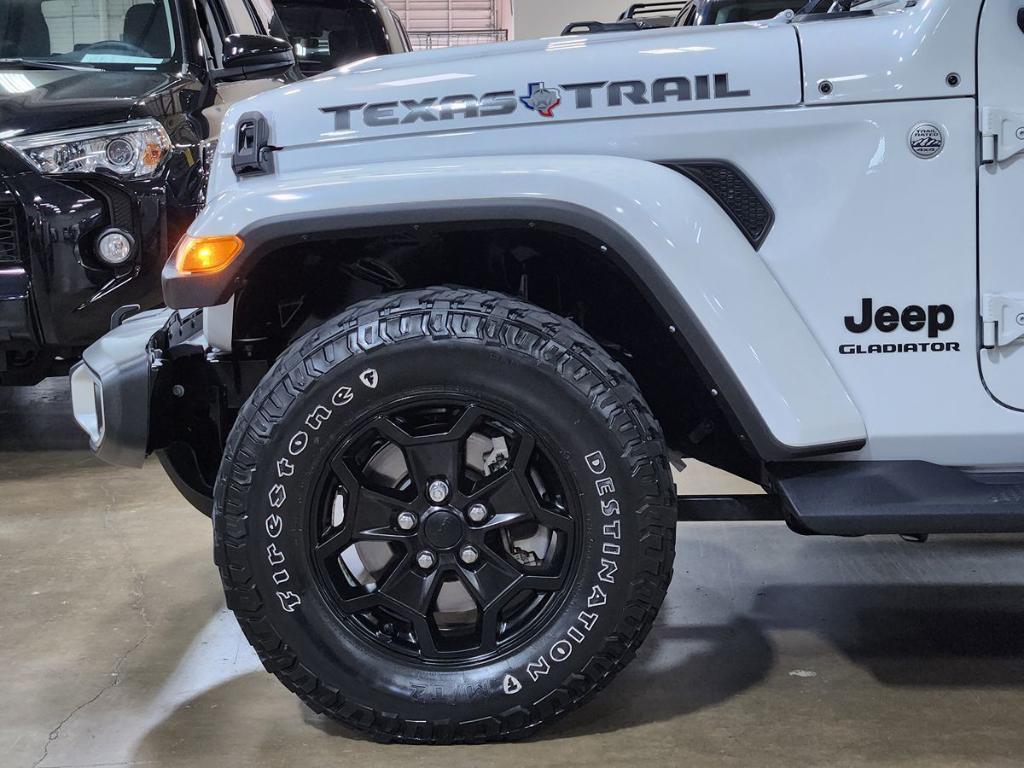 used 2021 Jeep Gladiator car, priced at $33,613