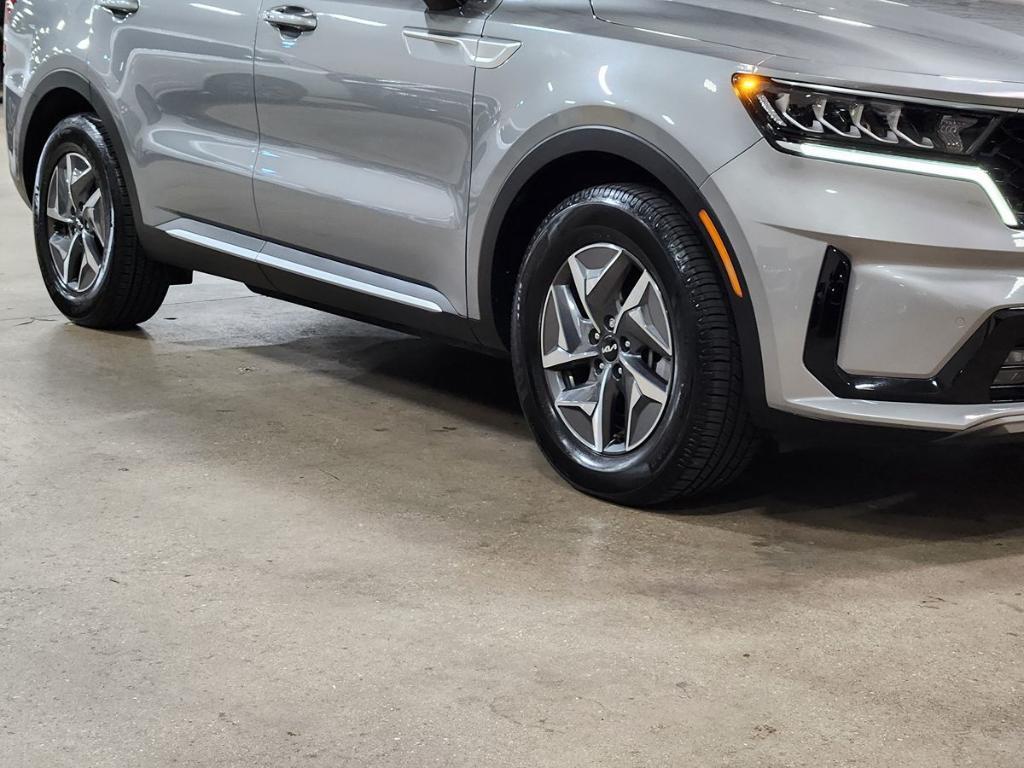 used 2022 Kia Sorento Hybrid car, priced at $22,933