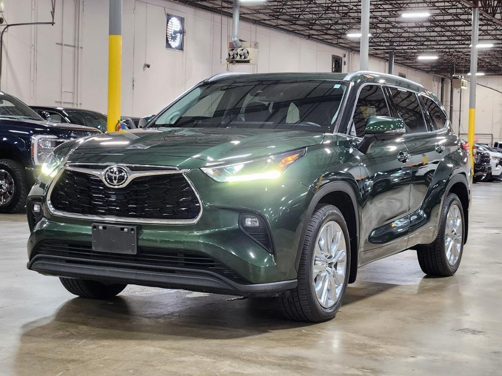 used 2023 Toyota Highlander car, priced at $37,137