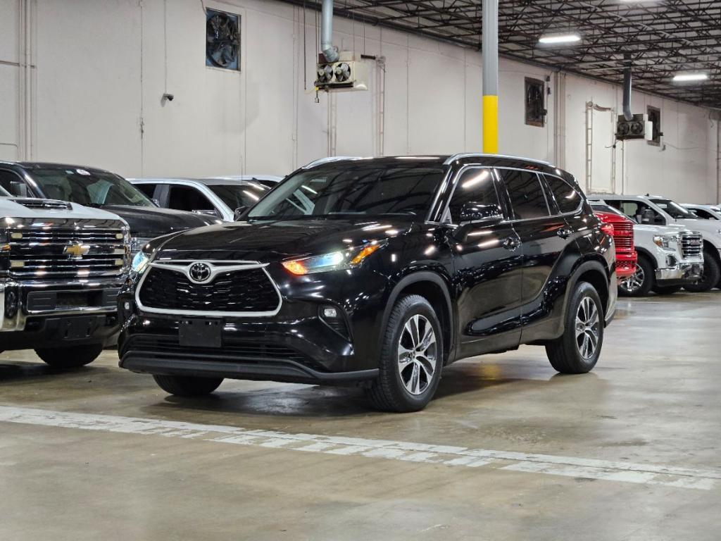 used 2021 Toyota Highlander car, priced at $35,810