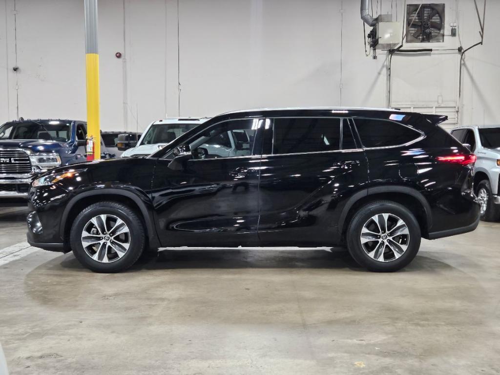 used 2021 Toyota Highlander car, priced at $35,810