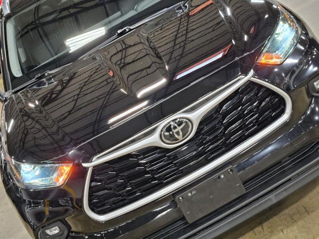 used 2021 Toyota Highlander car, priced at $35,810