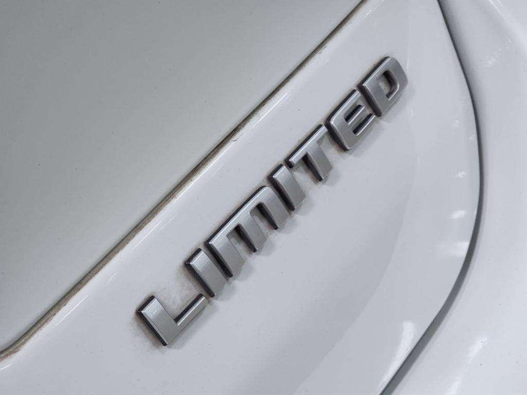 used 2024 Jeep Grand Cherokee L car, priced at $34,900