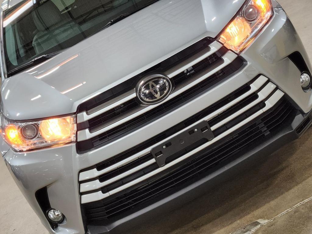 used 2019 Toyota Highlander car, priced at $25,873
