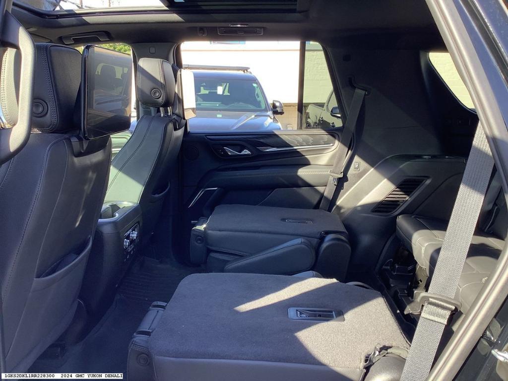 used 2024 GMC Yukon car, priced at $71,092