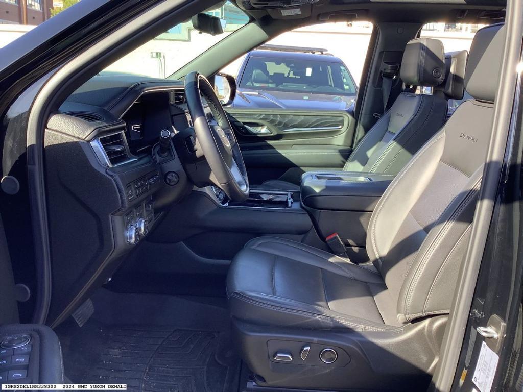 used 2024 GMC Yukon car, priced at $71,092