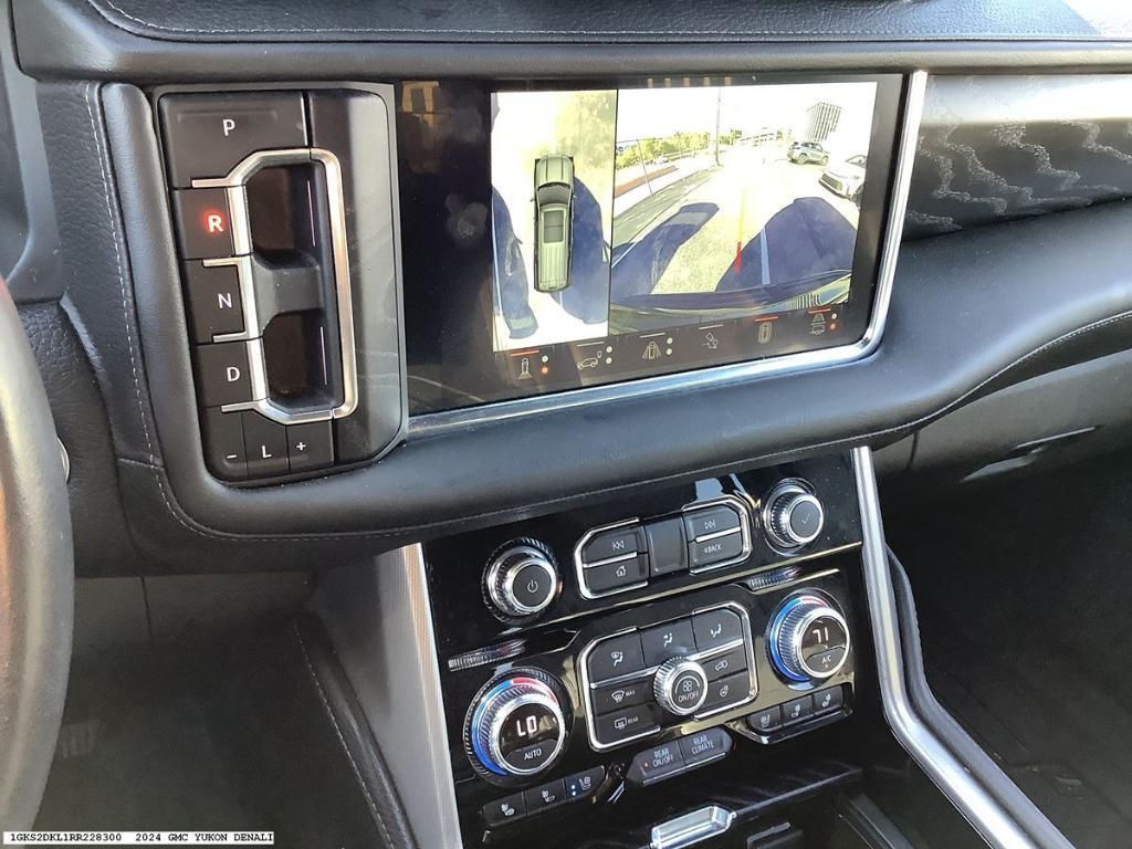 used 2024 GMC Yukon car, priced at $71,092