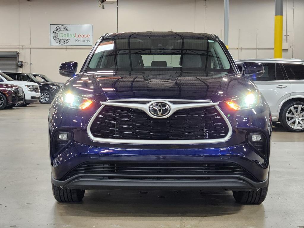 used 2022 Toyota Highlander car, priced at $35,888
