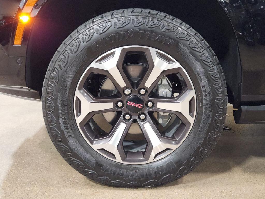 used 2025 GMC Yukon car, priced at $92,885
