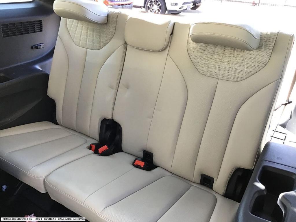 used 2024 Hyundai Palisade car, priced at $39,275